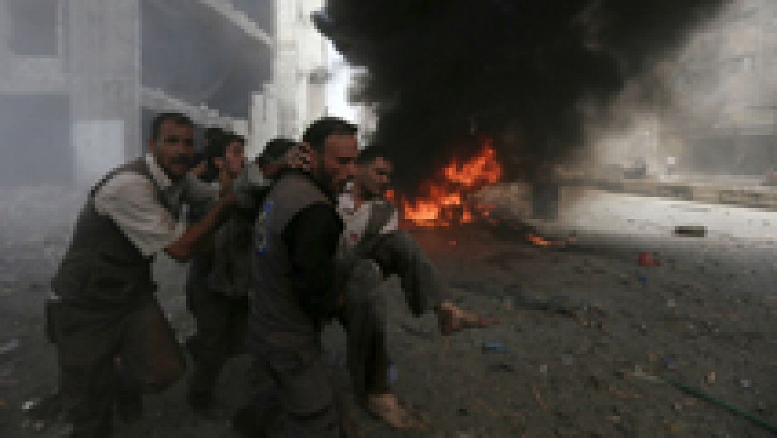 Sin programa: Más de 80 muertos y 250 heridos en un bombardeo del régimen sirio a un mercado | RTVE Play