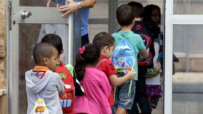 Telediario 1 - Entra en vigor la nueva ley de protección a la infancia