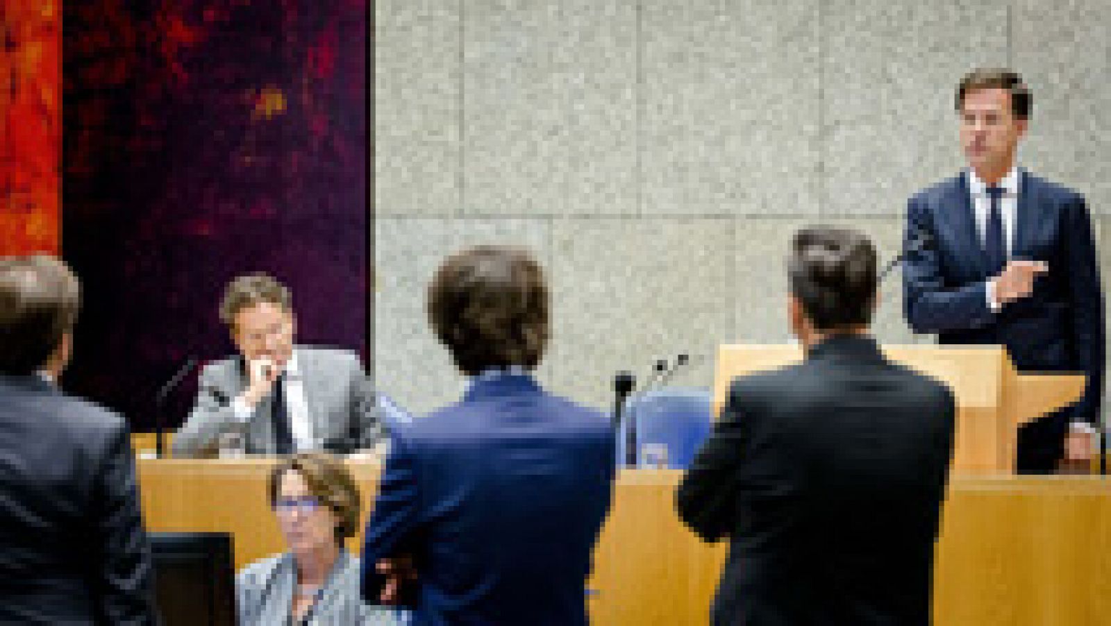 Telediario 1: Los parlamentos de Alemania y Holanda aprueban el tercer rescate a Grecia | RTVE Play