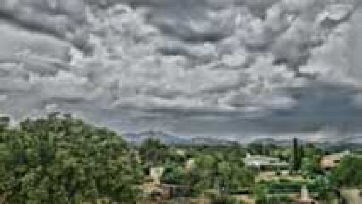 El tiempo - Chubascos localmente fuertes en Navarra y Aragón