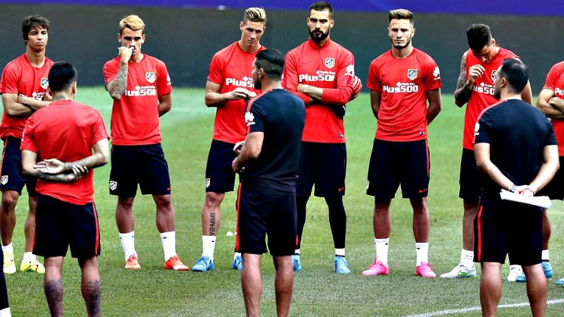 El entrenador del Atlético de Madrid, Diego Pablo Simeone, ha  reconocido este viernes que volver a jugar en el Vicente Calderón  "genera adrenalina y expectativa" para él y sus pupilos, de cara a la  jornada inaugural de la Liga BBVA que este sábado