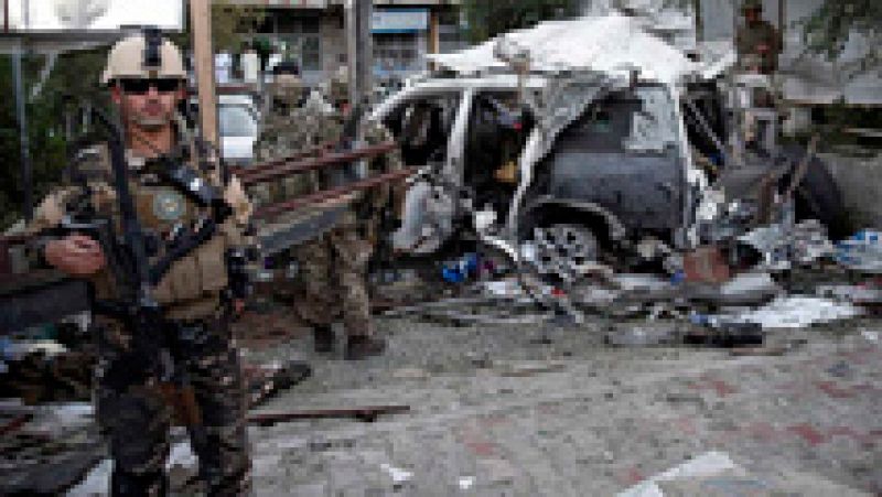 Al menos 15 muertos en un ataque a un convoy de la OTAN en Afganistán