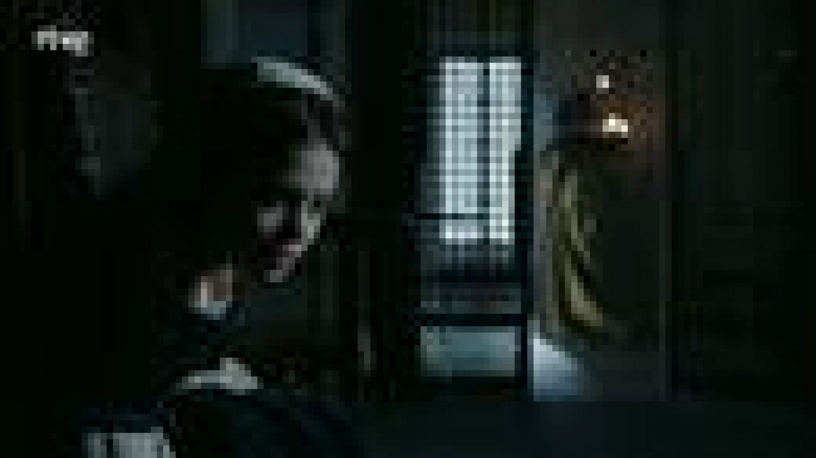 Carlos Rey Emperador - Carlos V se reencuentra con Juana 'La Loca' en Tordesillas | Ver