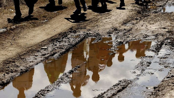 Telediario 1 - Continúa el éxodo de migrantes por Macedonia