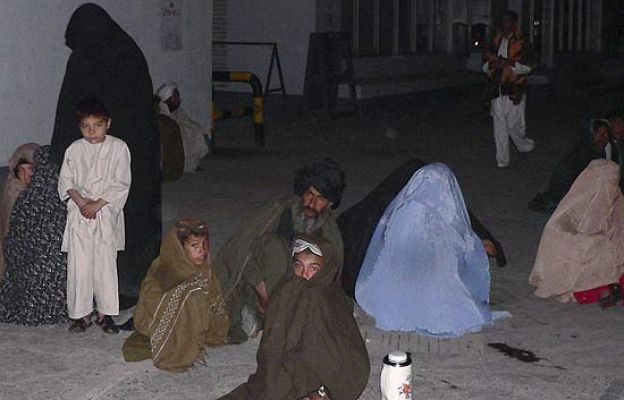  - 100 muertos tras seísmo en Pakistán