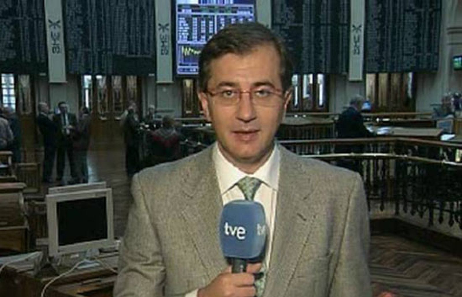 A mediodía el Ibex repunta un 7% | Ver