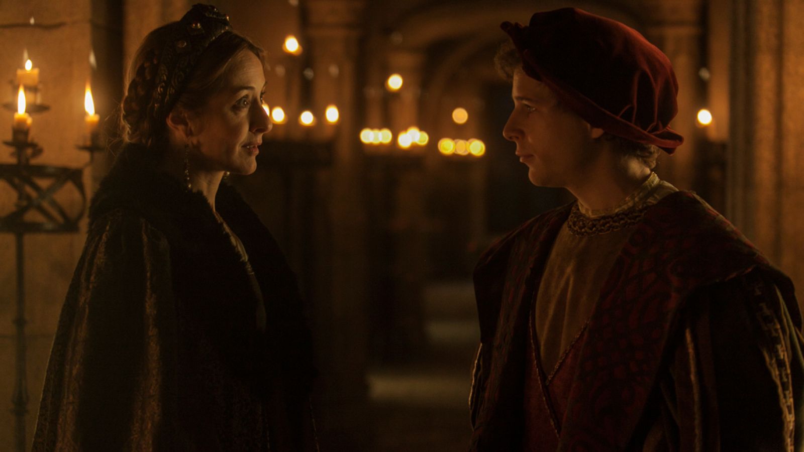 Carlos, Rey Emperador - Carlos y Germana de Foix tienen una aventura | Ver