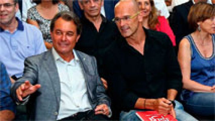 Telediario 1 - PSC y PP piden explicaciones a Mas por la investigación a CDC