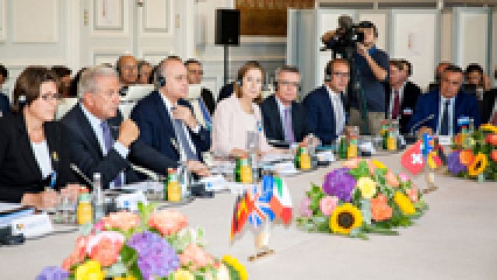 Telediario 1 - Acuerdan reforzar los controles en trenes internacionales