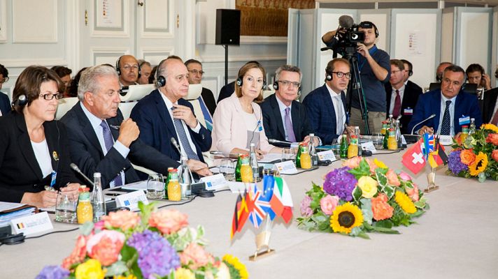 Telediario 1 - Acuerdan reforzar los controles en trenes internacionales