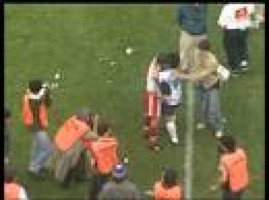  - Maradona despacha las críticas