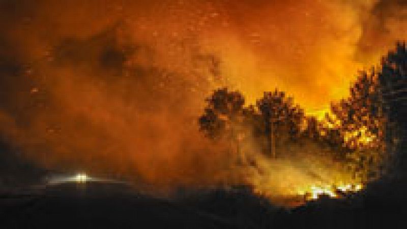 Estabilizado el incendio en Cualedro, Ourense, que ha quemado más de 3.000 hectáreas
