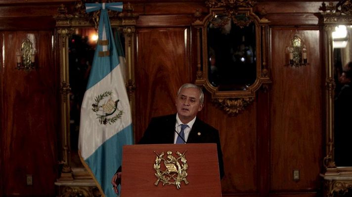 Telediario 1 - Denuncian por blanqueo al presidente de Guatemala