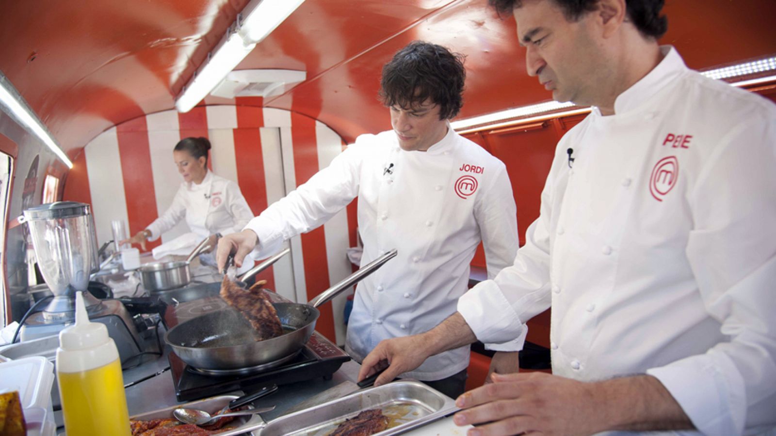 El jurado de MasterChef en la gran final de 'Cocineros al volante'