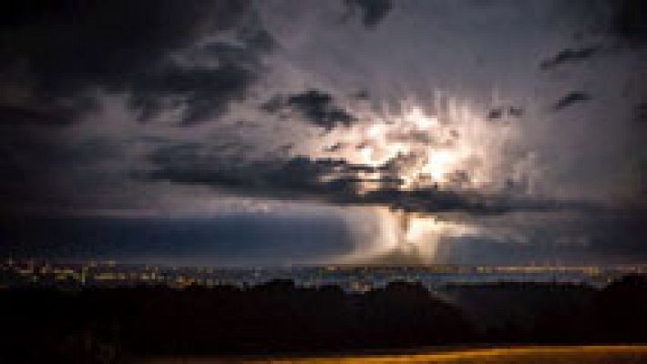 El tiempo - Cielos nubosos en la Península con riesgo de tormentas en el norte de Cataluña
