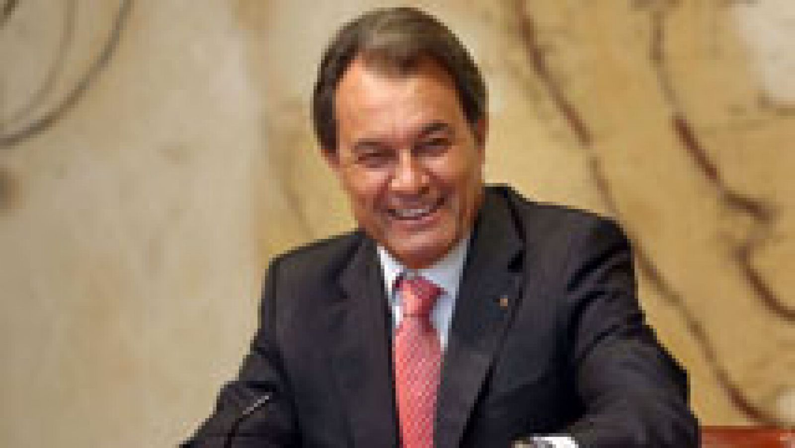 El PP presenta una ley que permitiría al TC sancionar o suspender a Mas | Ver