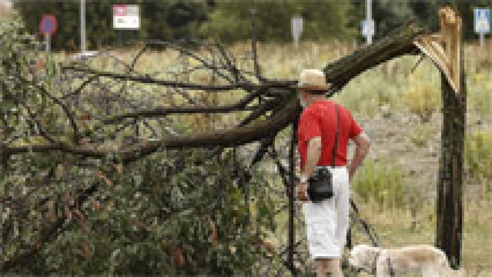 Telediario 1: Fuertes tormentas despiden agosto y dejan daños en varias regiones | RTVE Play