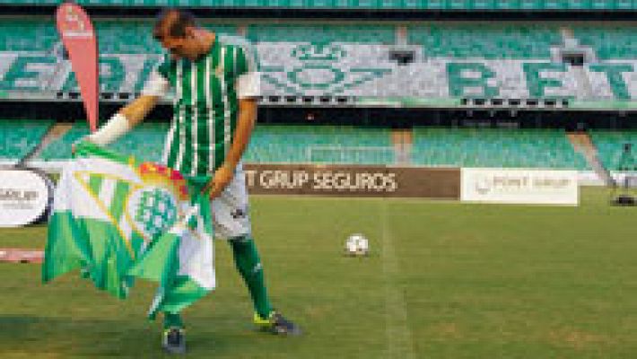 Miles de béticos aclaman a Joaquín en su regreso al Benito Villamarín