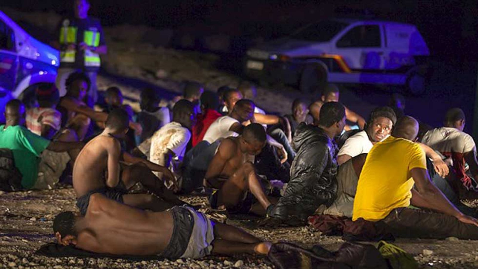 La policía nacional investiga la procedencia de los 40 inmigrantes llegados en una patera a Gran Canaria