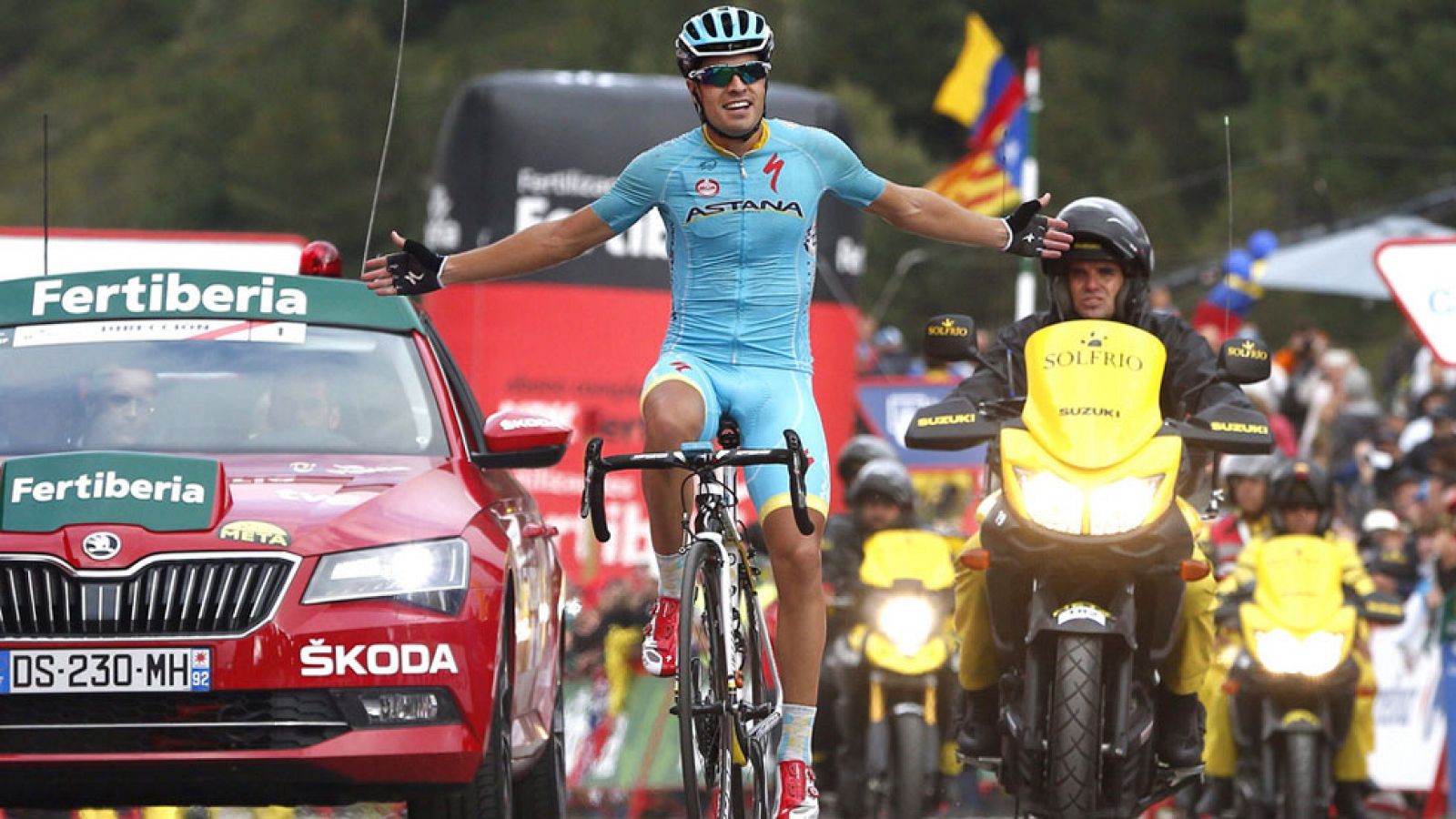 Mikel Landa gana la etapa reina en Andorra; Aru, nuevo líder