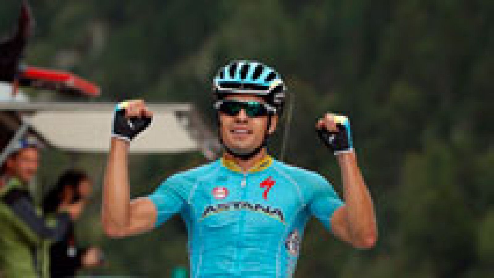 Telediario 1: Landa se lleva la etapa reina de la Vuelta en el doblete de Astana | RTVE Play