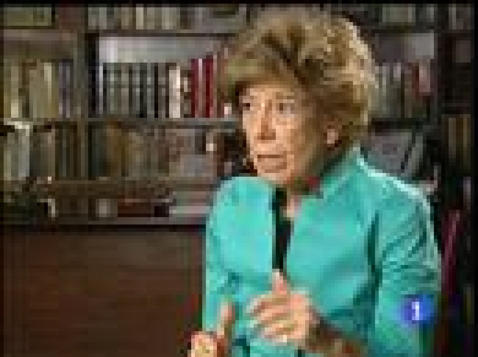 El último libro sobre la Reina levanta polémica entre los colectivos gays | Ver