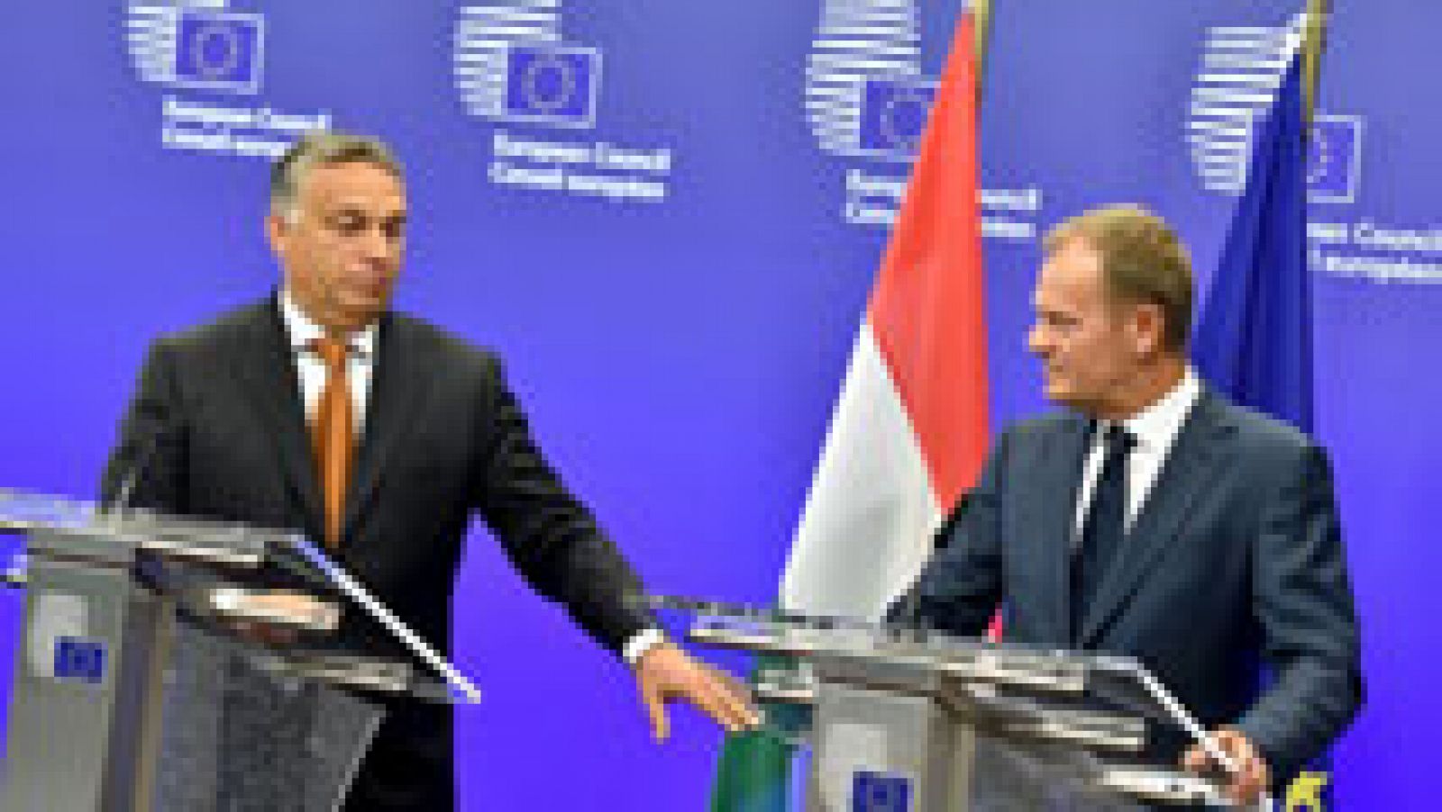 Tusk pide el reparto de 100.000 refugiados entre los países de la Unión Europea