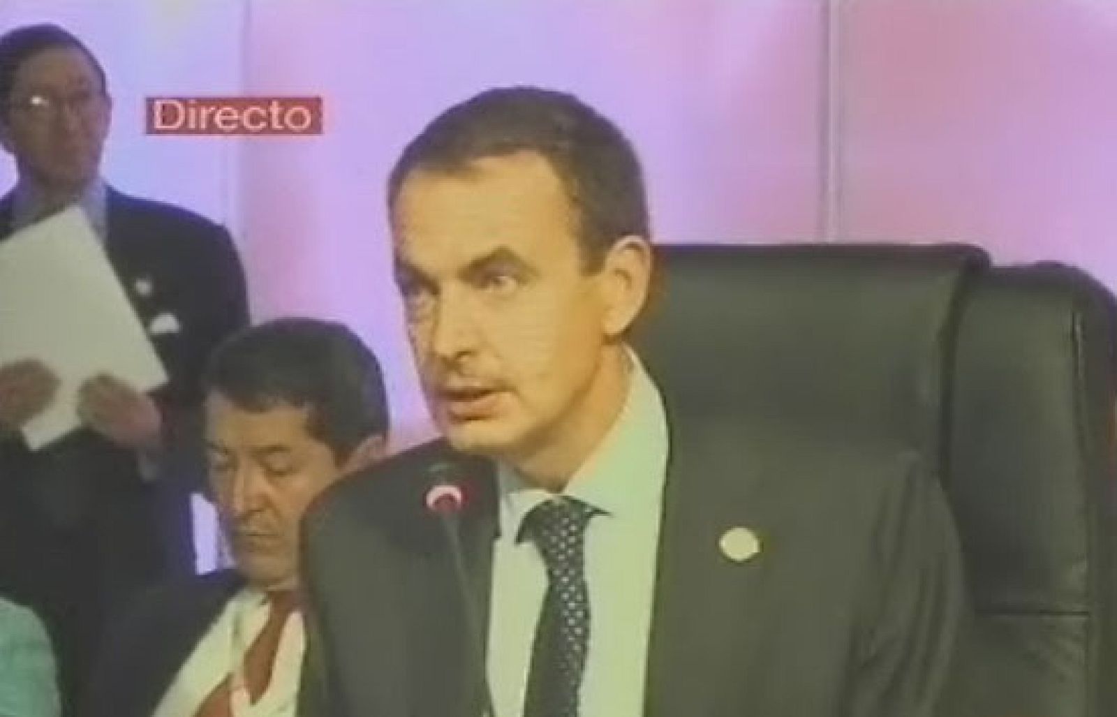 En su discurso en la Cumbre Iberoamericana, el Presidente del Gobierno, José Luis Rodríguez Zapatero, culpa a la "desregulación" como principal responsable de la actual crisis financiera.