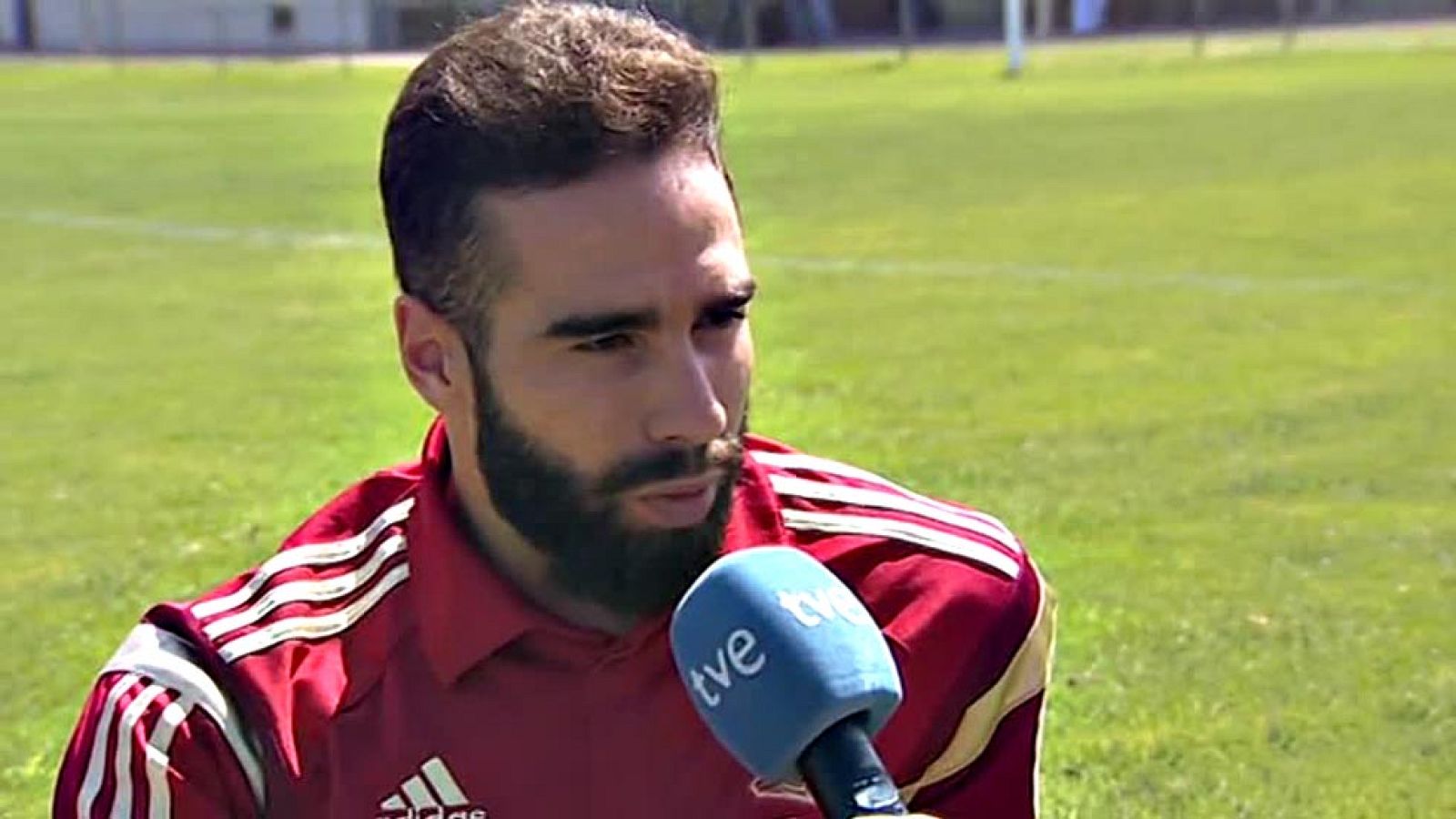 El lateral diestro del Real Madrid y de la selección española analiza ante las cámaras de TVE la temporada que acaba de arrancar.