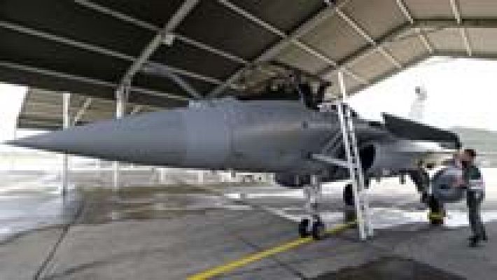 Telediario 1 - Cameron informa de que un dron británico ha bombardeado al Estado Islámico en Siria