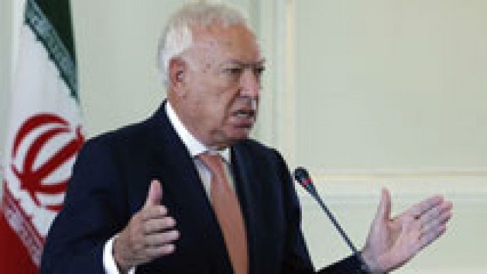 Telediario 1 - Margallo cree que ha llegado el momento de "entablar negociaciones" con Al Asad