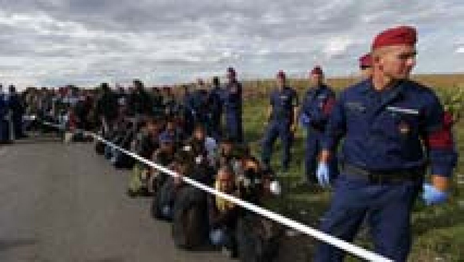 Sigue la llegada de miles de refugiados al sureste europeo | Ver