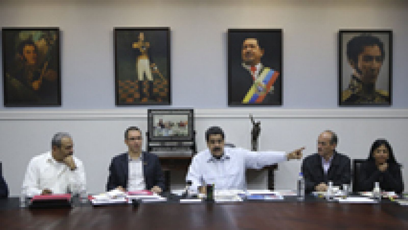 Telediario 1: Venezuela cierra un nuevo tramo de su frontera con Colombia y decreta el estado de excepción | RTVE Play