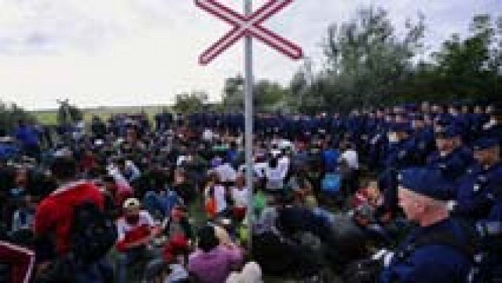 Sigue la tensión con los refugiados en Hungría 