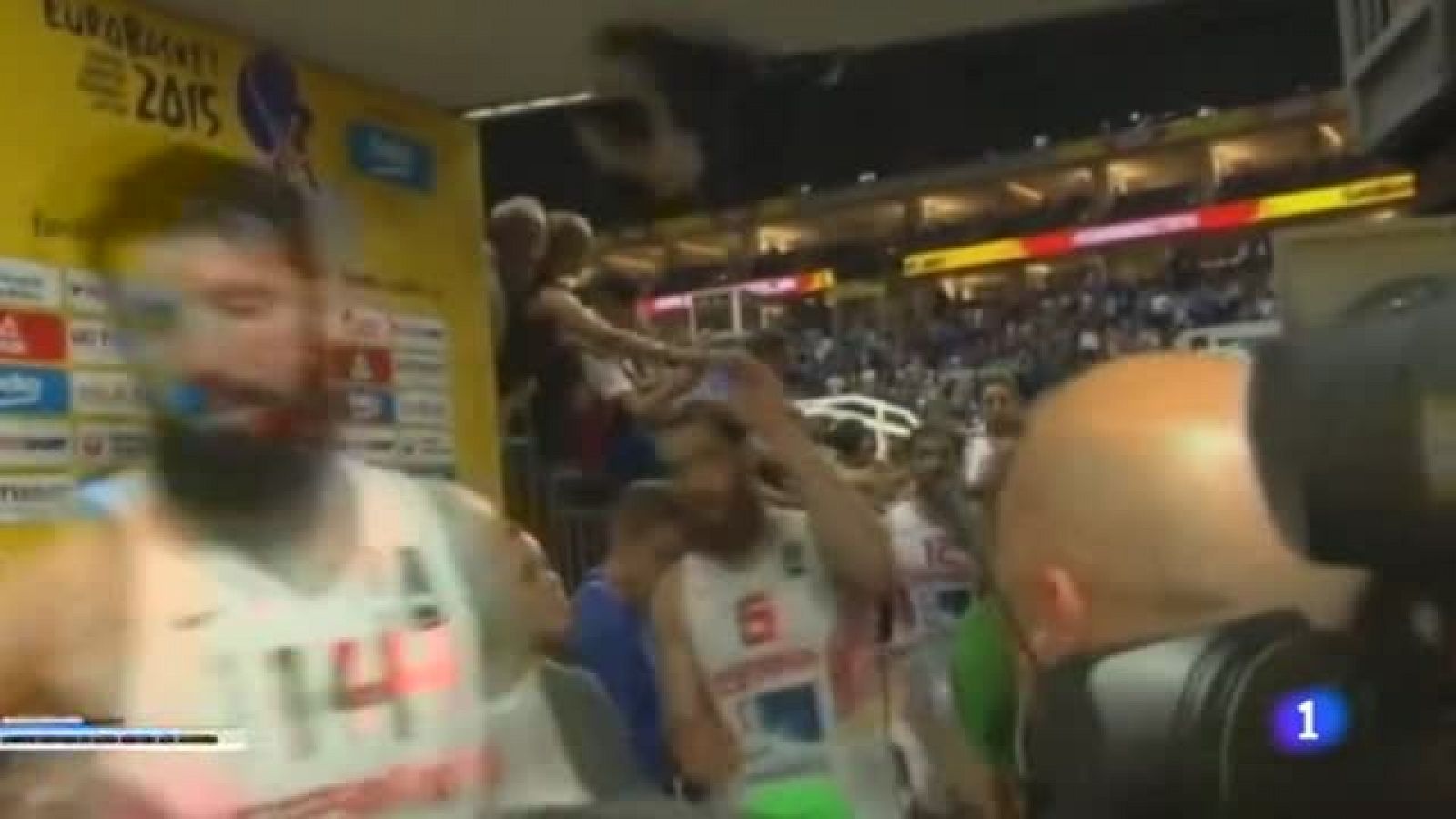 Mirotic pide perdón por romper una bandera serbia y aclara que "jamás ofendería a ningún símbolo" | Ver