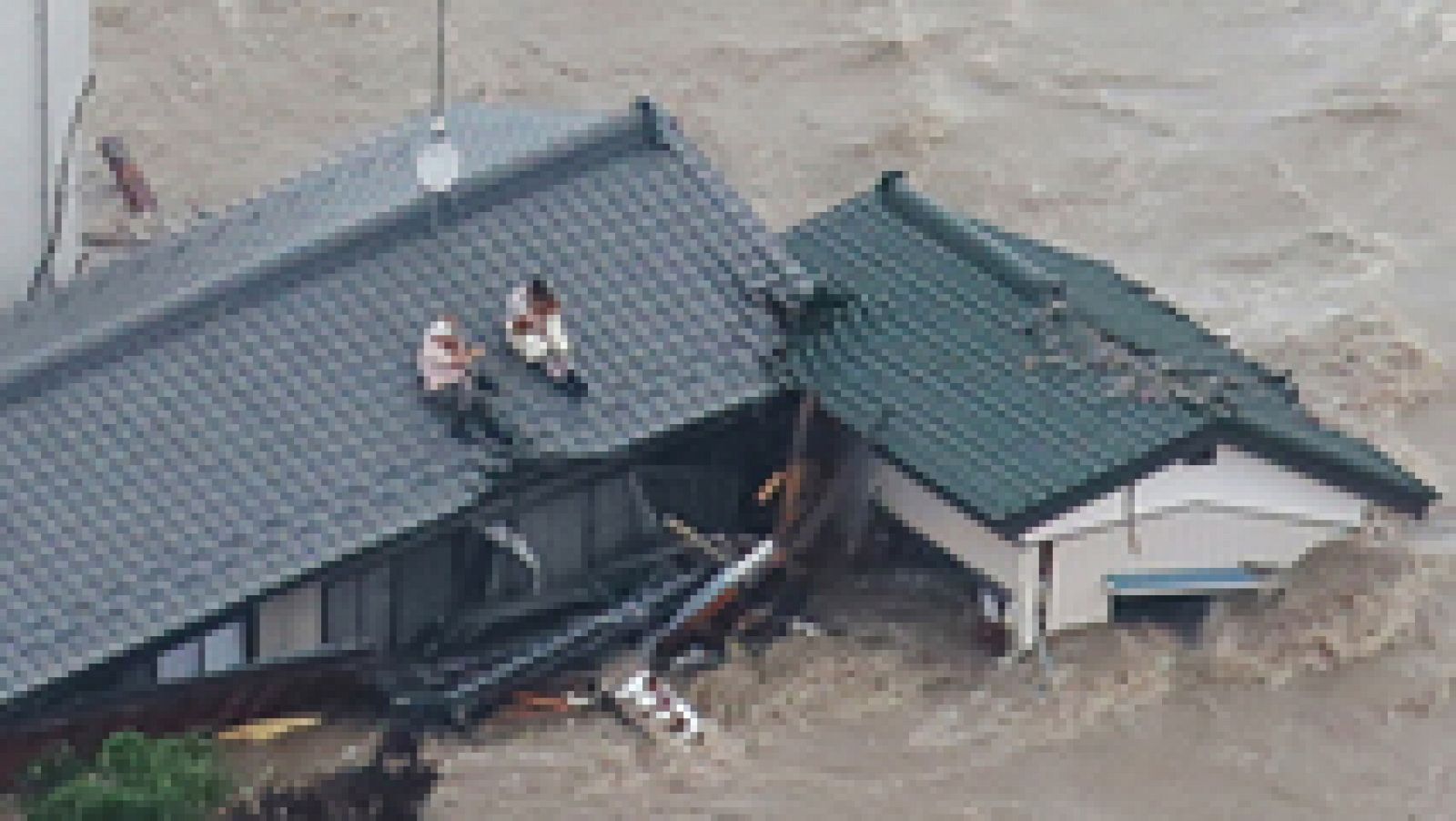 Telediario 1: Japón evacúa a 100.000 personas tras el paso del tifón Etau | RTVE Play