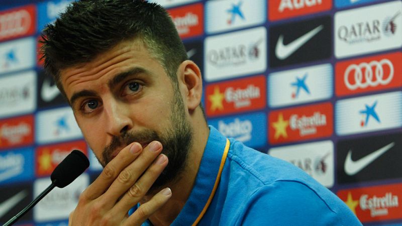 El jugador del Barcelona y de la selección española Gerard Piqué ha asegurado que no cree que haya hecho "nada malo" que le merezcan los pitos que recibe cuando juega con la selección y ha apuntado a que se deben a la rivalidad entre Real Madrid y Ba