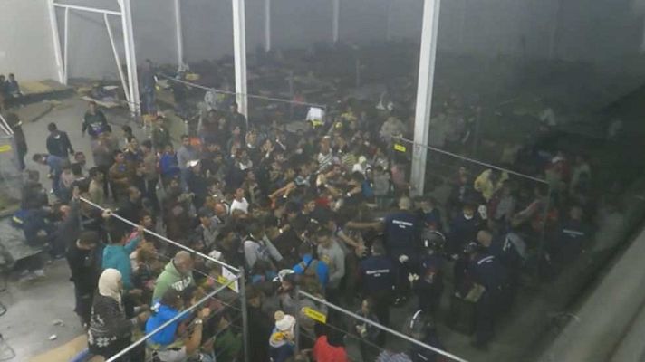 Telediario 1 - Naciones Unidas denuncia las condiciones en las que son acogidos en Hungría los refugiados