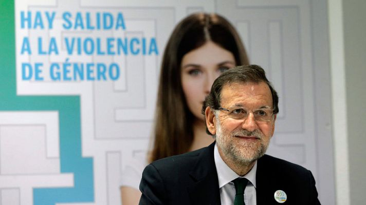 Telediario 1 - Rajoy anima a las víctimas de violencia de género a llamar al teléfono 016