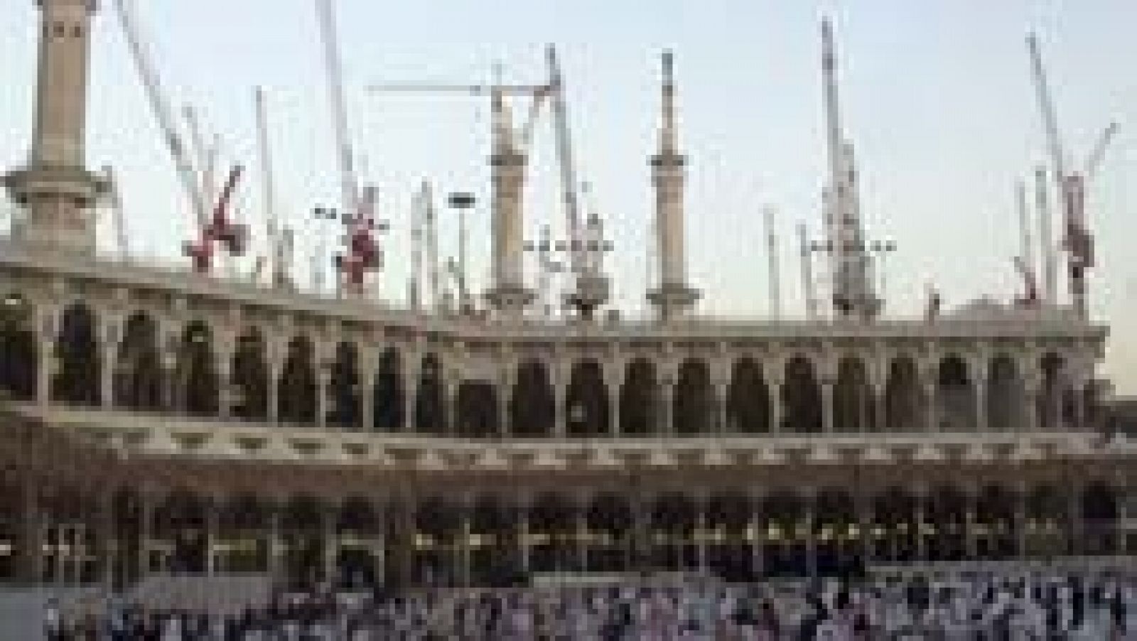 Al menos 87 muertos al caer una grúa en la Gran Mezquita de La Meca | Ver