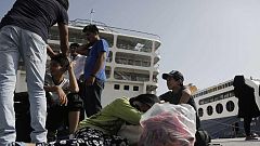 En Lesbos siguen llegando refugiados en balsas