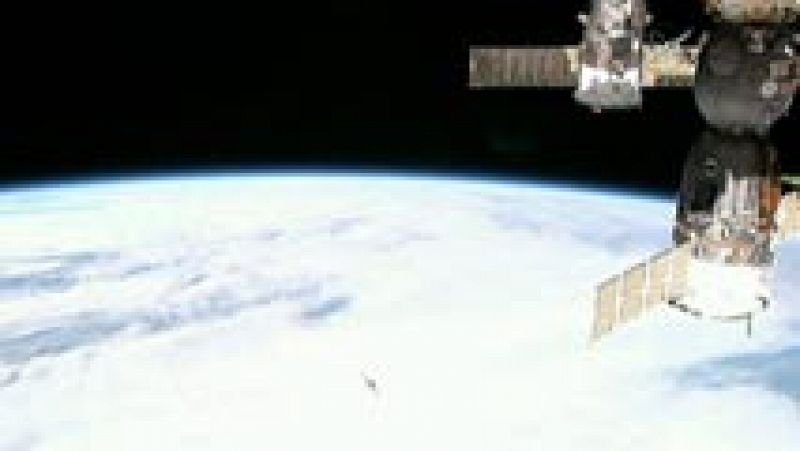 Regresan a la Tierra tres astronautas desde la Estación Espacial Internacional