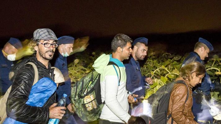 Telediario 1 - Récord de llegada de refugiados a Hungría