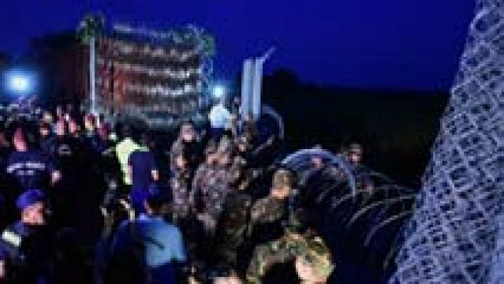 Hungría sella la frontera con Serbia y bloquea la entrada de refugiados