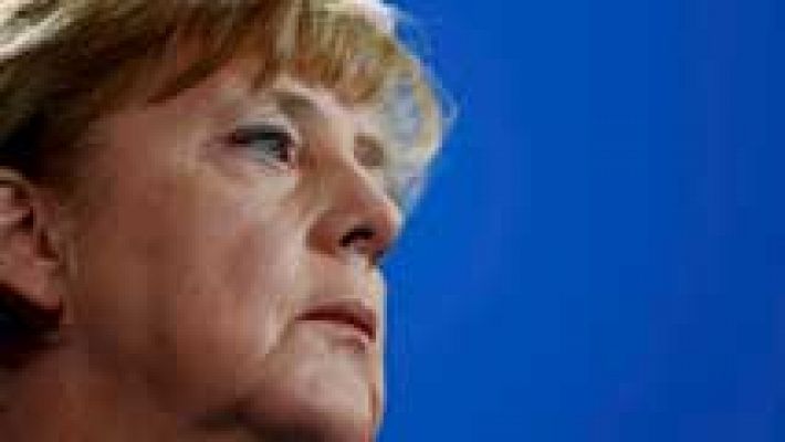 Telediario 1 - Alemania solicita una cumbre extraordinaria de la UE para buscar una solución a la crisis de los refugiados