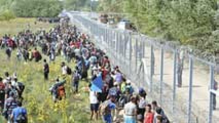 Telediario 1 - Entra en vigor la ley que castiga con cárcel la entrada clandestina a Hungría