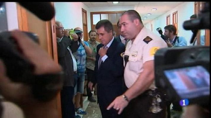 Informatiu Balear - Jaume Matas s'acull al dret a no declarar