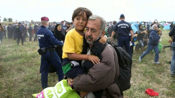 Telediario 1 - El refugiado que cayó por una zancadilla entrenará al Getafe