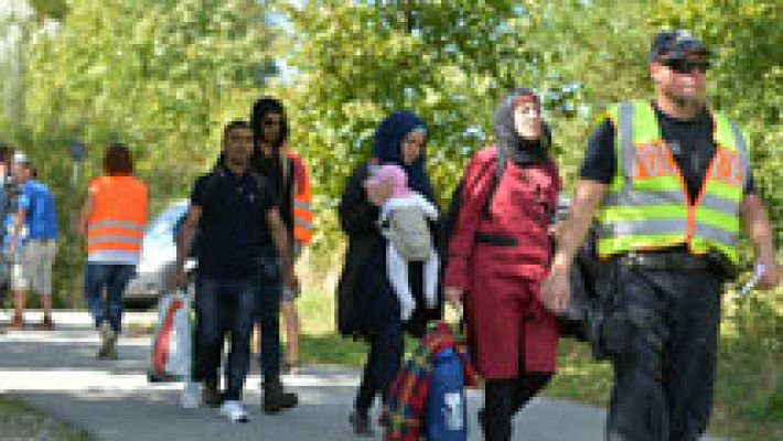 Telediario 1 - En Alemania van a construir 40.000 nuevas plazas para acoger a refugiados