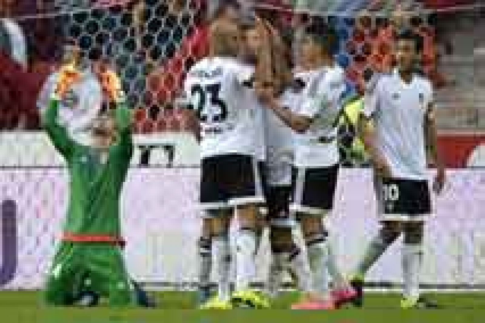 Telediario 1: El Valencia regresa a la Champions frente al Zenit | RTVE Play